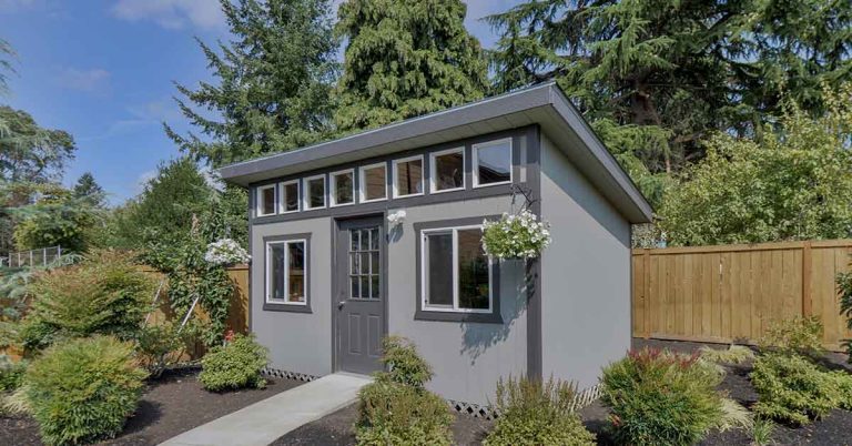 Woman, 21, Says She Lives in a Shed in her Parents’ Backyard to Avoid Paying Rent - Featured image