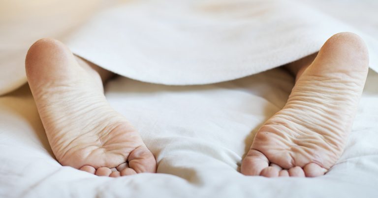 ‘Bed Rotting’: The Latest TikTok Trend Among Gen Z College Students - Featured image