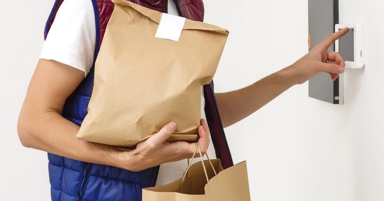 Delivery Driver Shows How Customer’s $92 Order Was Sitting For Hours After No Tip - Featured image