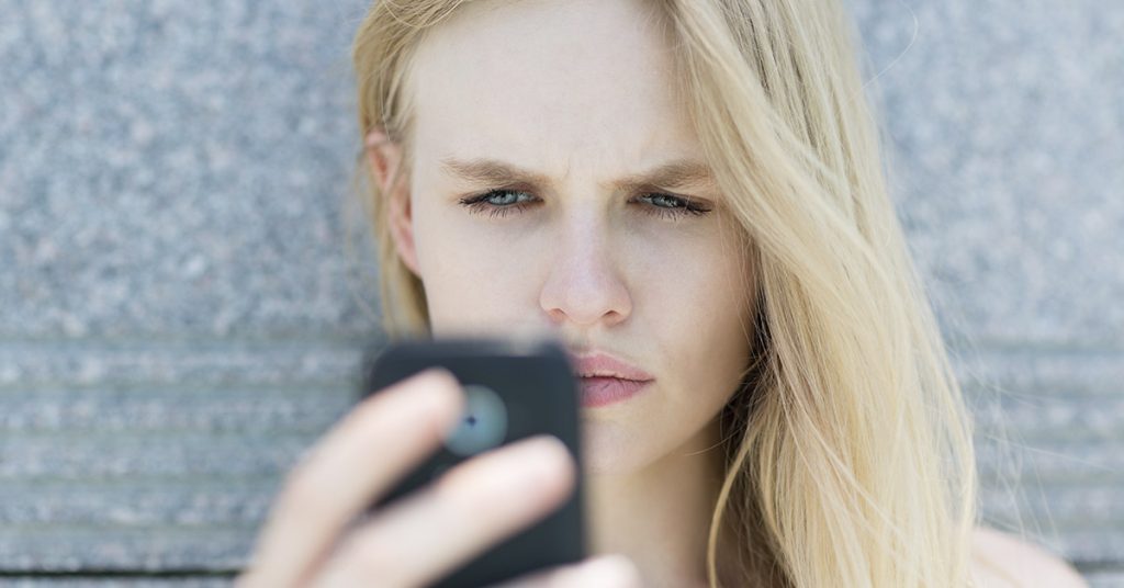 People Are Confused Over This Photo Of A ‘Headless’ Dog - Featured image