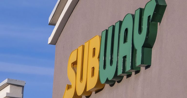 Sign at Subway in Georgia ‘Pokes Fun’ at recent Titanic Sub Implosion - Featured image