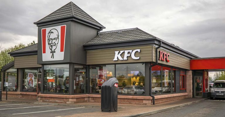 KFC Fans Go Wild Over All-You-Can-Eat Buffet - Featured image