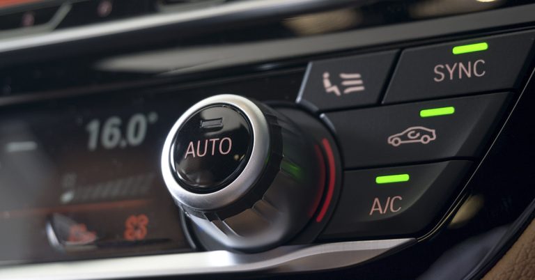 What Does the Air Recirculation Button in Your Car Actually Do? - Featured image
