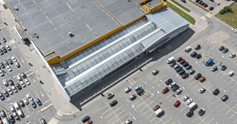 Man Buys An Entire Mall, But Not Everyone Happy With What He’s Putting Inside - Featured image