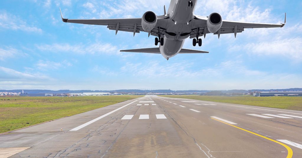 Woman Is Not Allowed To Board Her Flight After Arriving To The Airport In A Bikini - Featured image