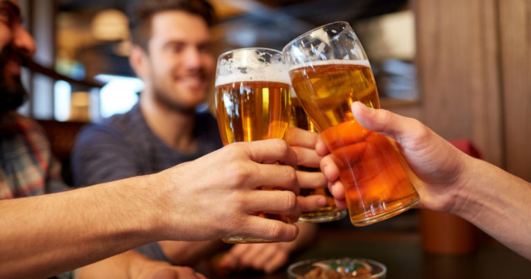 Steve Jobs had a ‘beer test’ he would use for interviewing people at Apple - Featured image