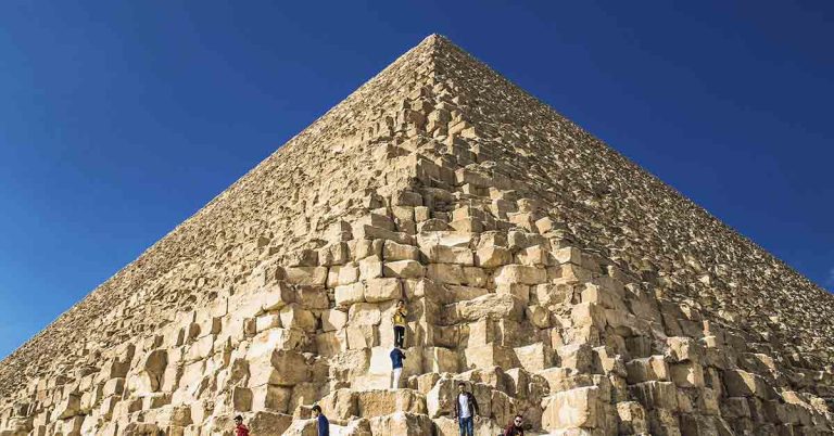 In case you’re wondering, there’s a simulation that shows what would happen if you jumped off a pyramid - Featured image