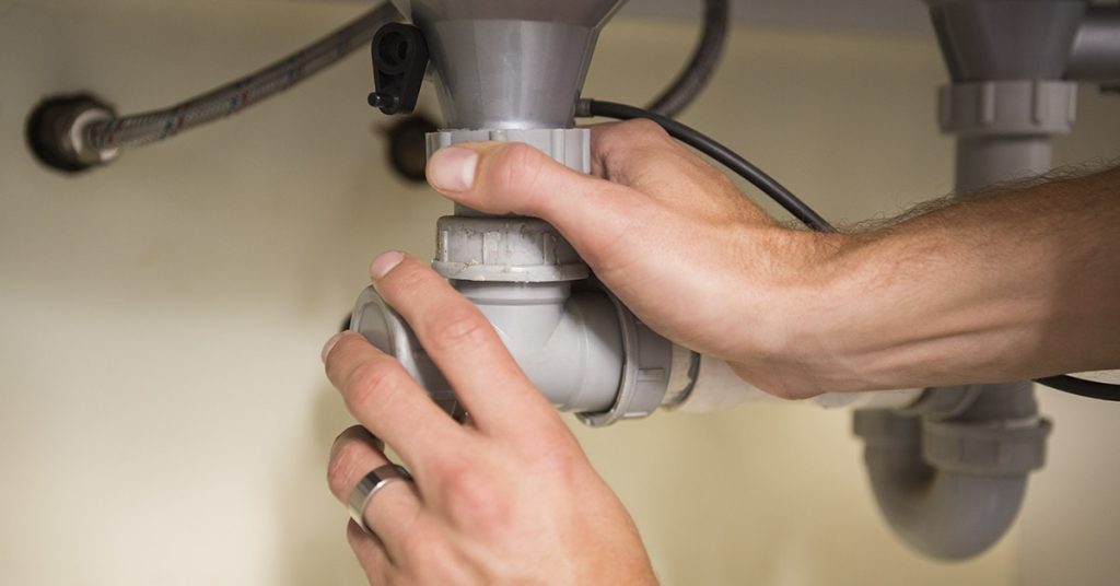 9 Plumbing Tips And Tricks To Help You Be Handier Around The House - Featured image