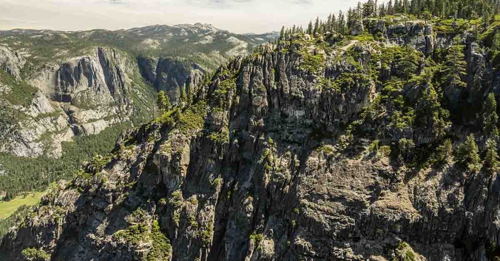 A new crack has appeared in Yosemite, and its massive - Featured image