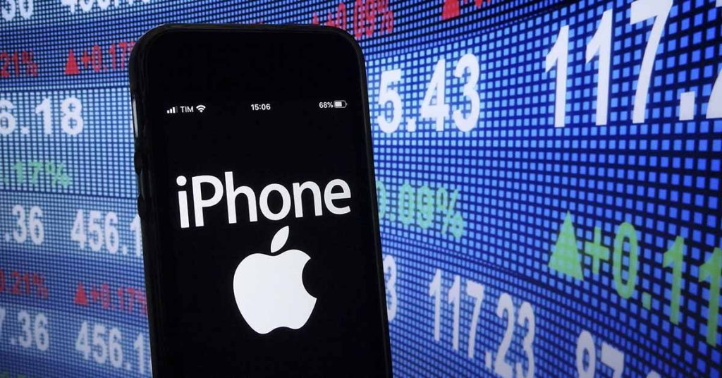 Man works out how much money you’d have made buying Apple shares instead of an iPhone every time a new one has been released - Featured image