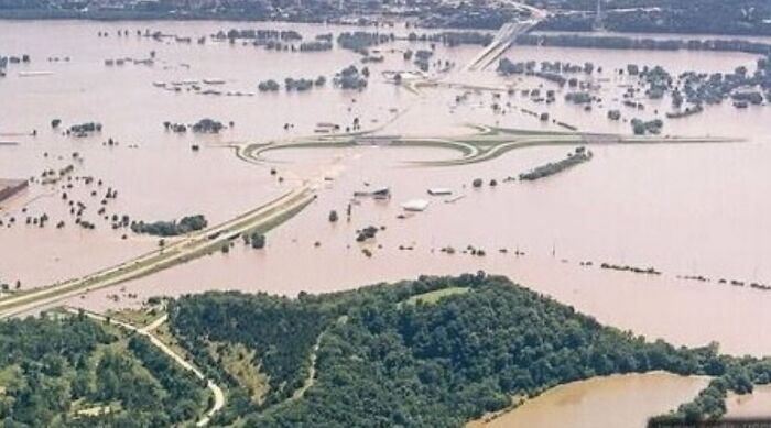 The flooded Mississippi River