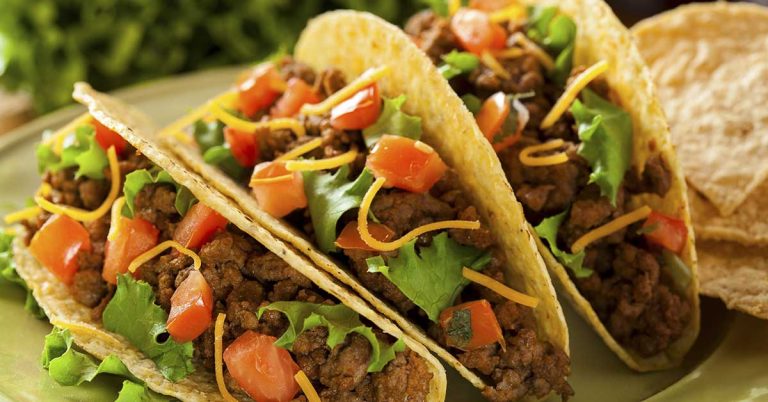 The US Virgin Islands is Home to a Floating Taco Bar – and You Can Only Get There by Boat - Featured image