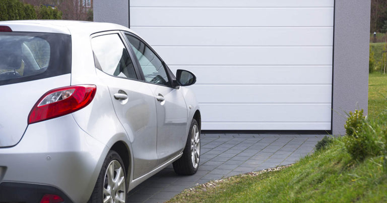 My ‘Karen’ Neighbor Uses My Driveway Without Asking, and Plans to Allow Guests to Park Over Christmas - Featured image