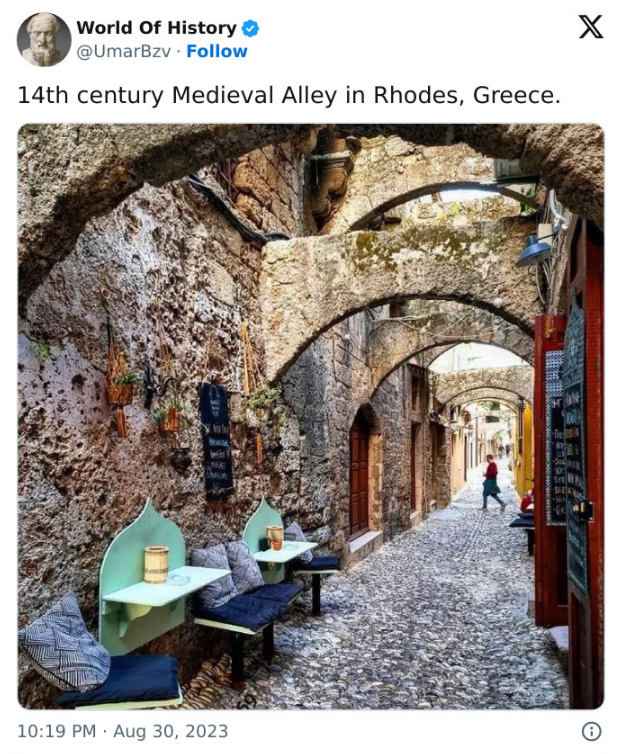 Greek alleyways from the 14th century