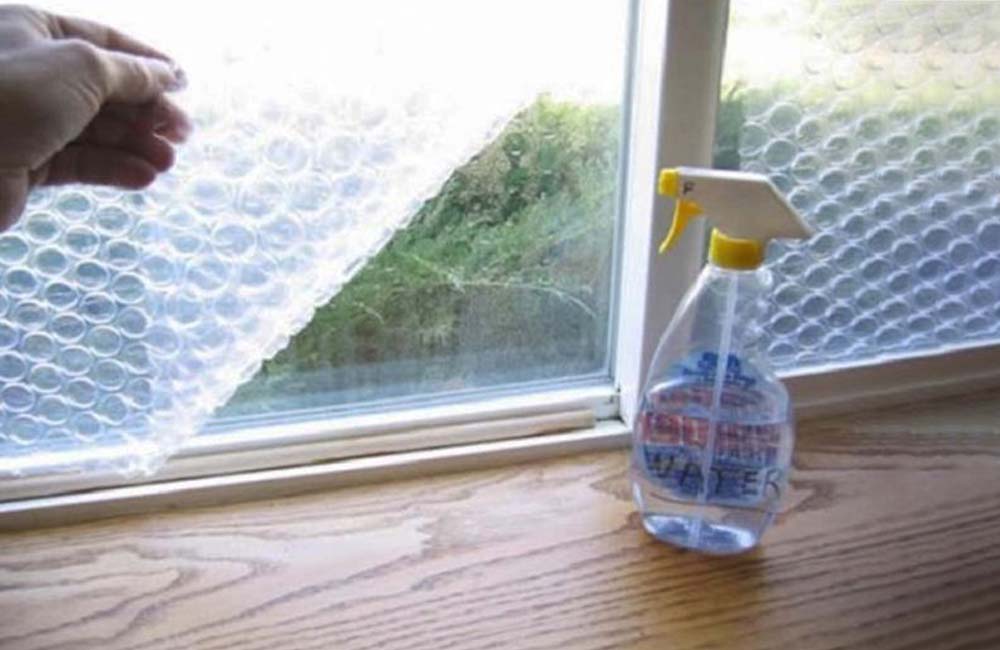 Insulating windows with bubble wrap