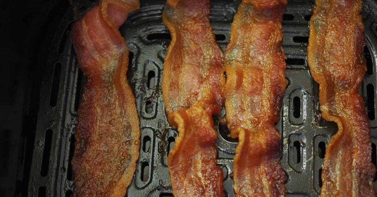 Food Expert Reveals Air Fryer Danger When Cooking Bacon - Featured image