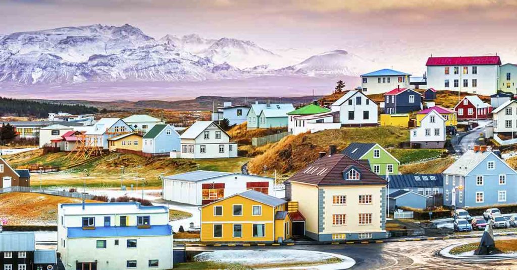 20+ Things That Make Iceland Different Than Many Places Around The World - Featured image