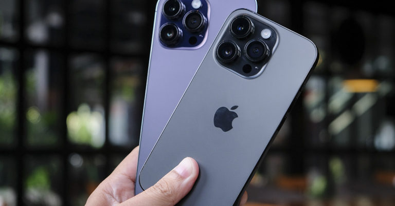 What is The Orange Dot at the Top of My iPhone? - Featured image