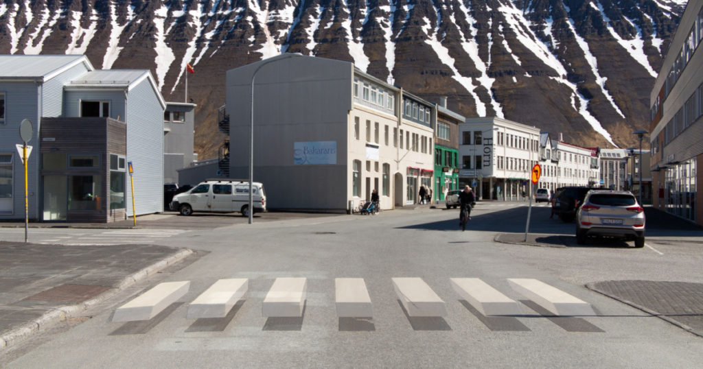 3D Zebra Stripe Crosswalk Slows Traffic With Surreal Optical Illusion - Featured image