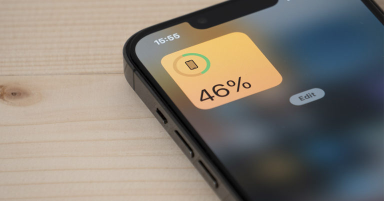 iPhone Users Are Discovering Easy Trick to Double Battery Life - Featured image