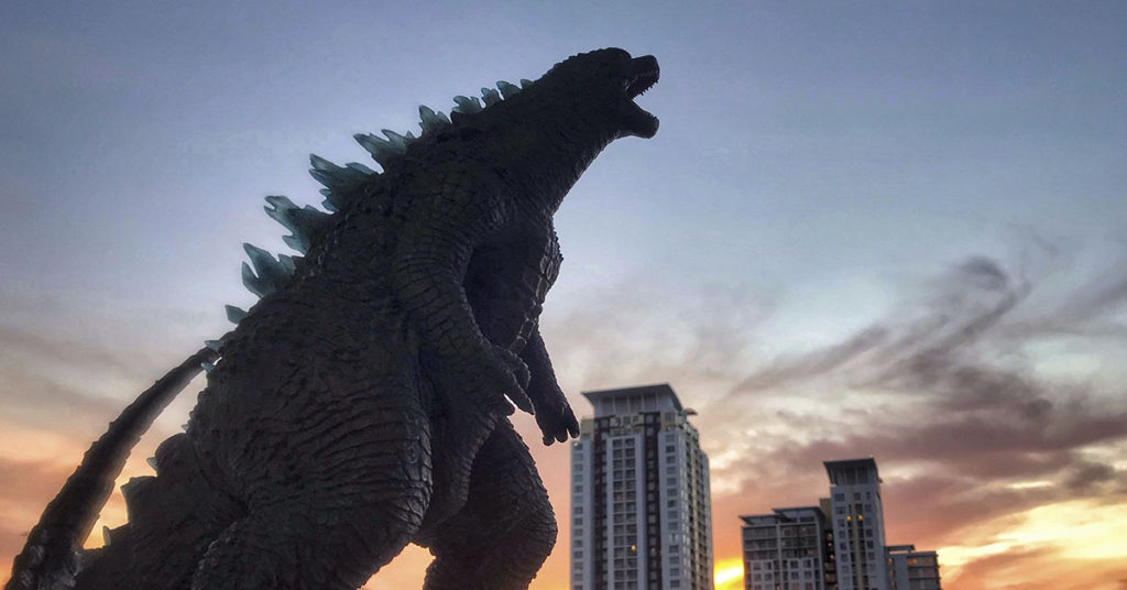 Artist Calculates Precisely How Long Godzilla’s Legs are to Stand in the Ocean, and People Can’t Unsee It - Featured image