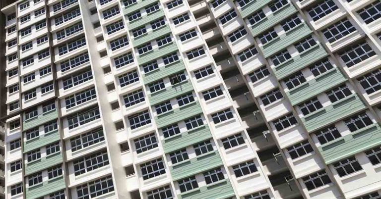 Inside a ‘Dystopian’ Apartment Block Where That Houses Over 20,000 Residence - Featured image