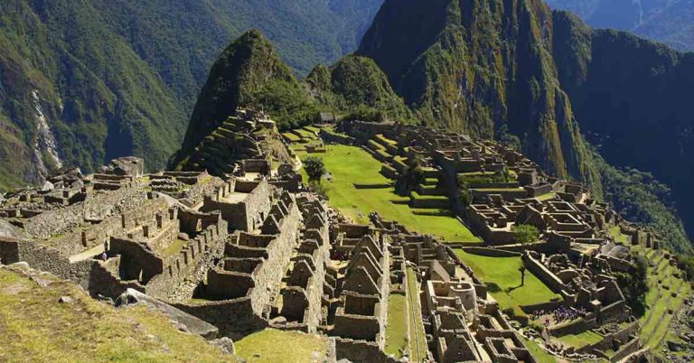 Exploring the Unsolved Mysteries of Machu Picchu - Featured image
