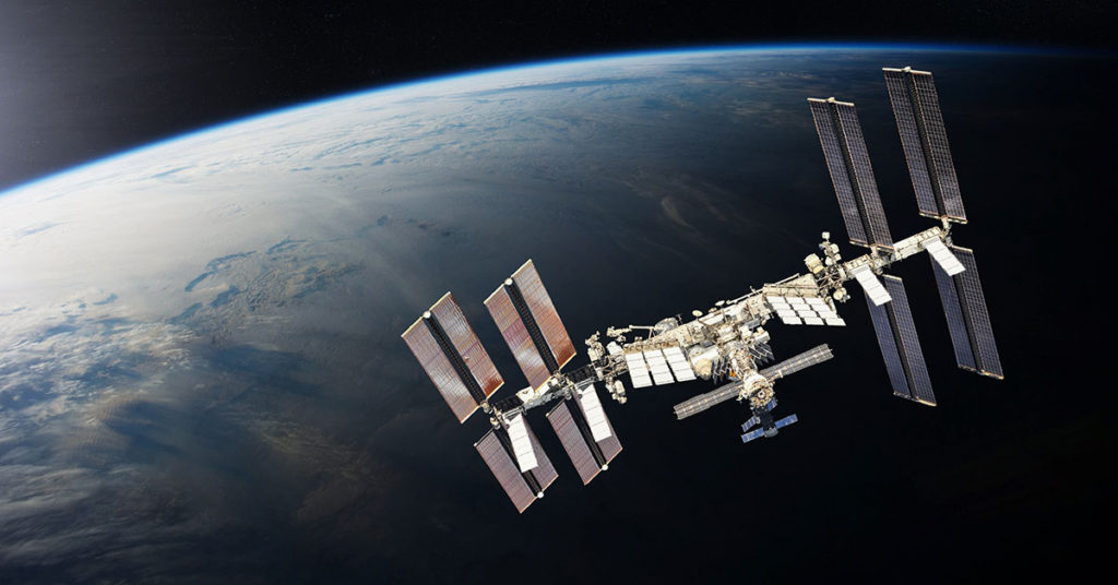 NASA Will Pay SpaceX Up to $843 Million to Destroy the International Space Station - Featured image