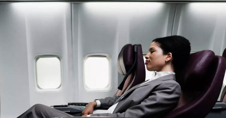 Should You Recline On a Plane? No, and Here’s Why. - Featured image