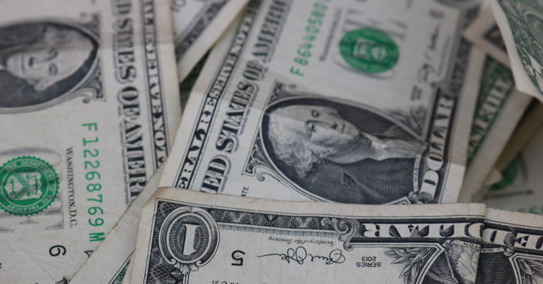 Here’s What the US Minimum Wage Was the Year You Were Born - Featured image