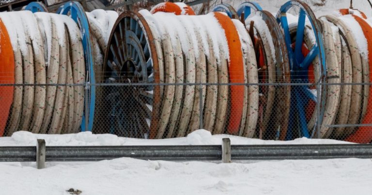 The Deep Sea ‘Lifeline’ That Keeps the Internet Connected - Featured image