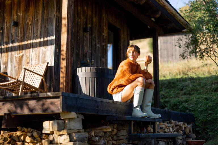 10 Safe Havens to Survive Societal Collapse - Featured image